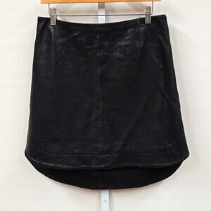 Elegant Black Leather Skirt